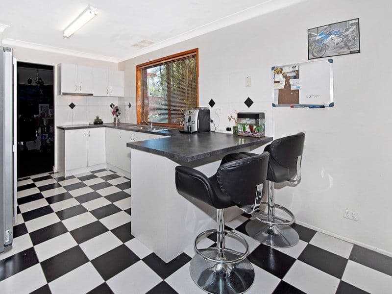 19 Aldersgate Street, OXLEY QLD 4075, Oxley - Thumbnail 3