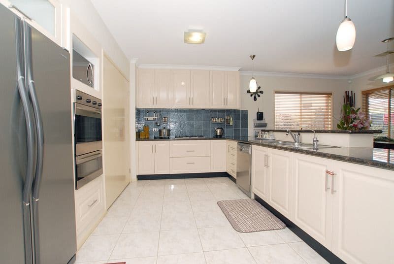 14 Flora Way, TARNEIT VIC 3029, Tarneit - Thumbnail 2