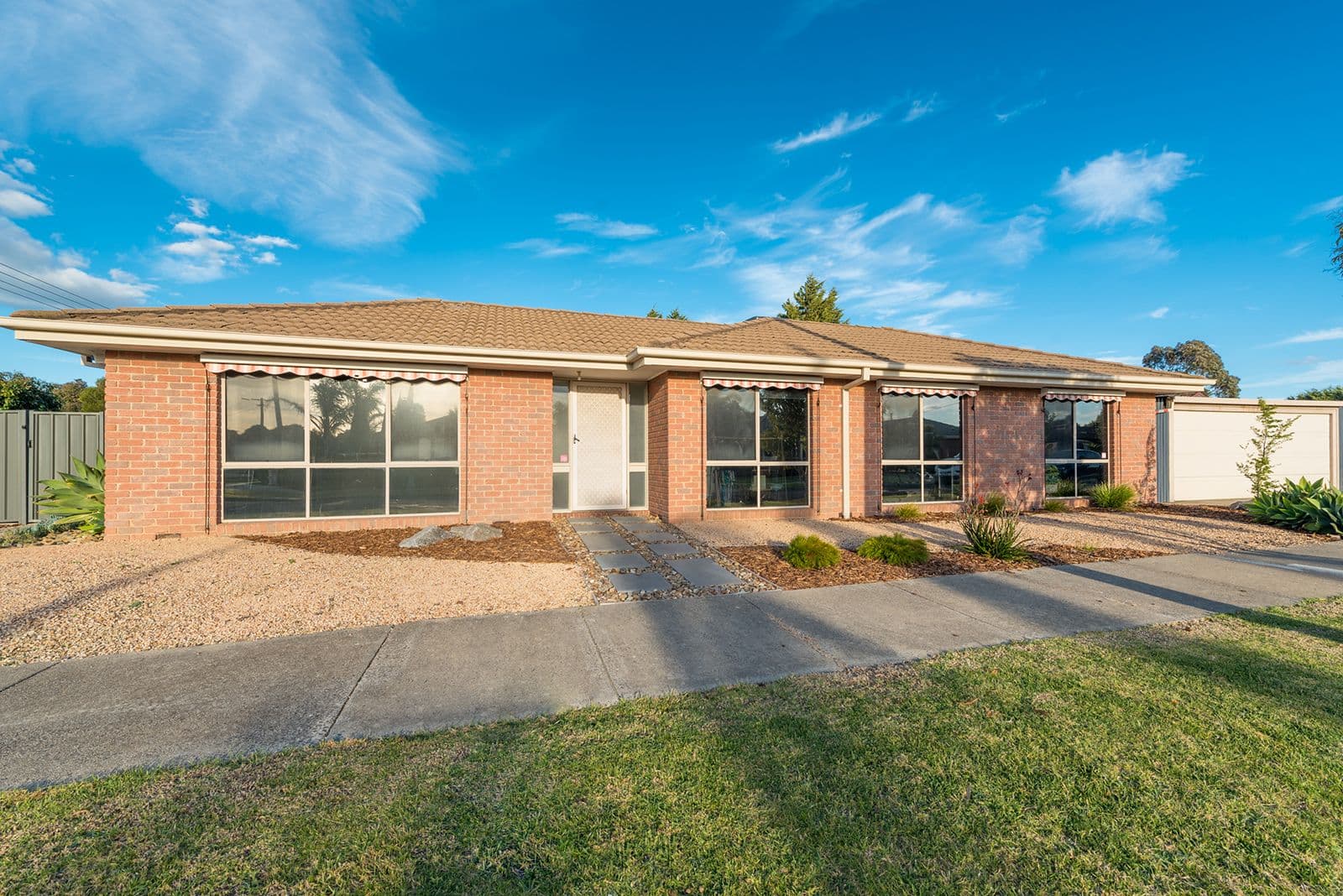 9 Farnborough Avenue, Craigieburn VIC 3064, Craigieburn - Image 1