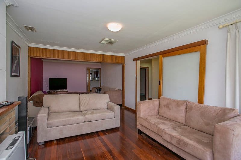 56 Lyndhurst Road, KALAMUNDA WA 6076, Kalamunda - Thumbnail 3
