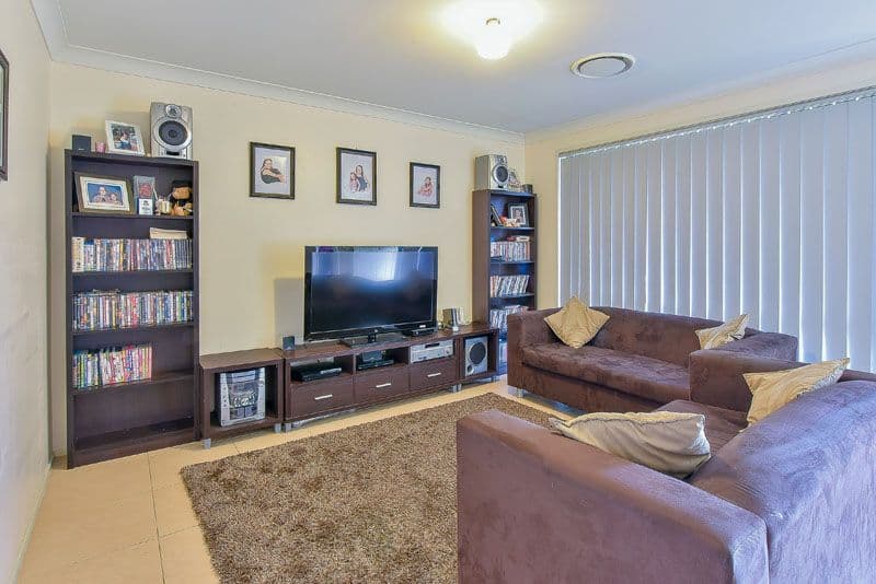 11 Hotspur Close, Rosemeadow NSW 2560, Rosemeadow - Thumbnail 2