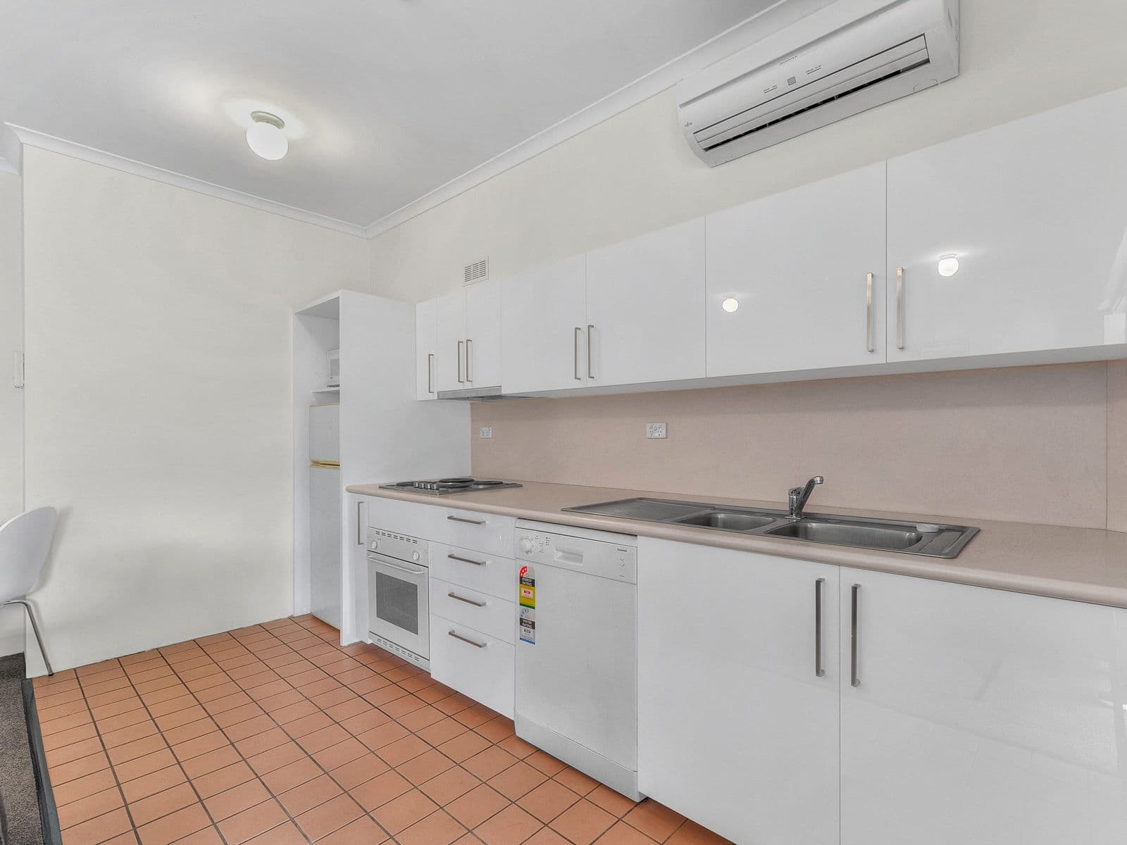 2 Waverley Road, Taringa QLD 4068, Taringa - Thumbnail 4