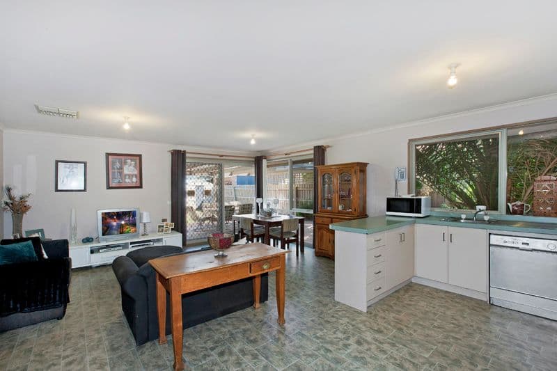 26 John Ryan Drive, SOUTH MORANG VIC 3752, South Morang - Thumbnail 3