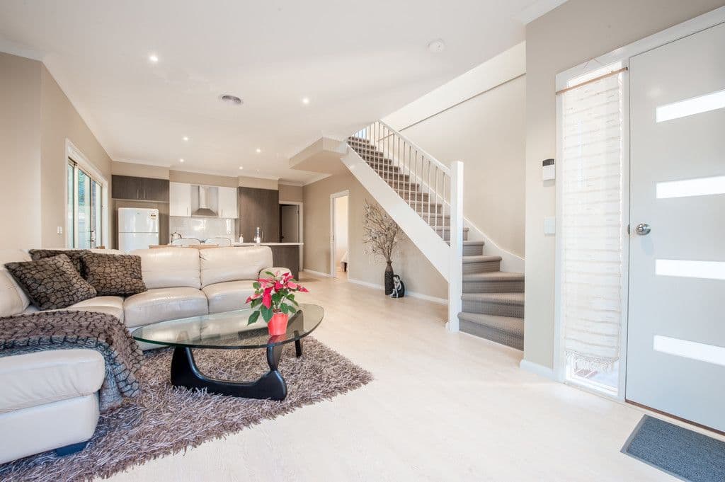 6 Lucille Avenue, Reservoir VIC 3073, Reservoir - Thumbnail 3