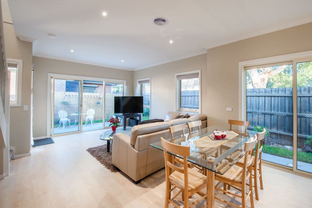6 Lucille Avenue, Reservoir VIC 3073, Reservoir - Thumbnail 4