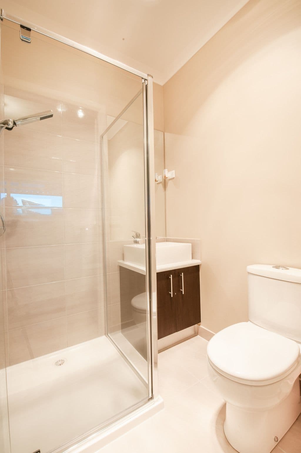 6 Lucille Avenue, Reservoir VIC 3073, Reservoir - Thumbnail 7