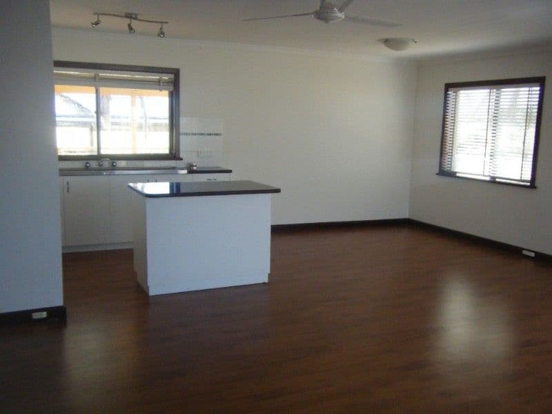 15 Mark Way, MOUNT TARCOOLA WA 6530, Mount Tarcoola - Thumbnail 2