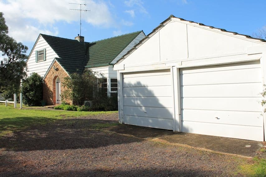13 Elva Avenue, HAMILTON VIC 3300, Hamilton - Thumbnail 2