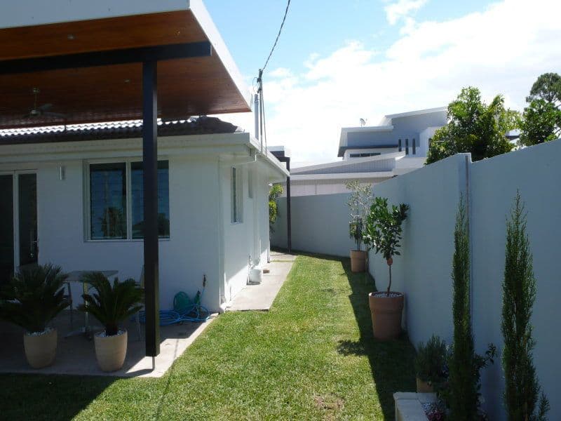 49 Allambi Avenue, BROADBEACH WATERS QLD 4218, Broadbeach Waters - Thumbnail 5