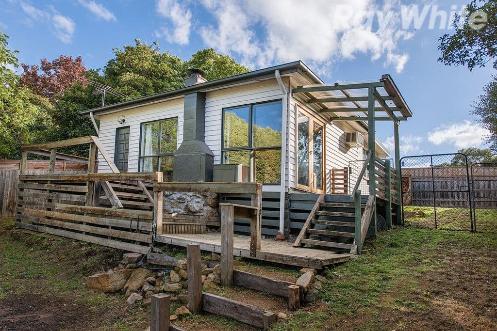 39 Russell Street, Mount Evelyn VIC 3796, Mount Evelyn - Image 1