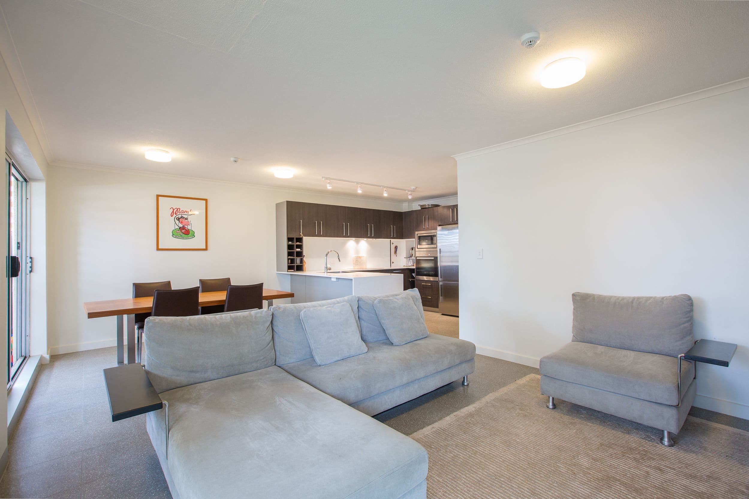 7 View Avenue, Surfers Paradise QLD 4217, Surfers Paradise - Thumbnail 2