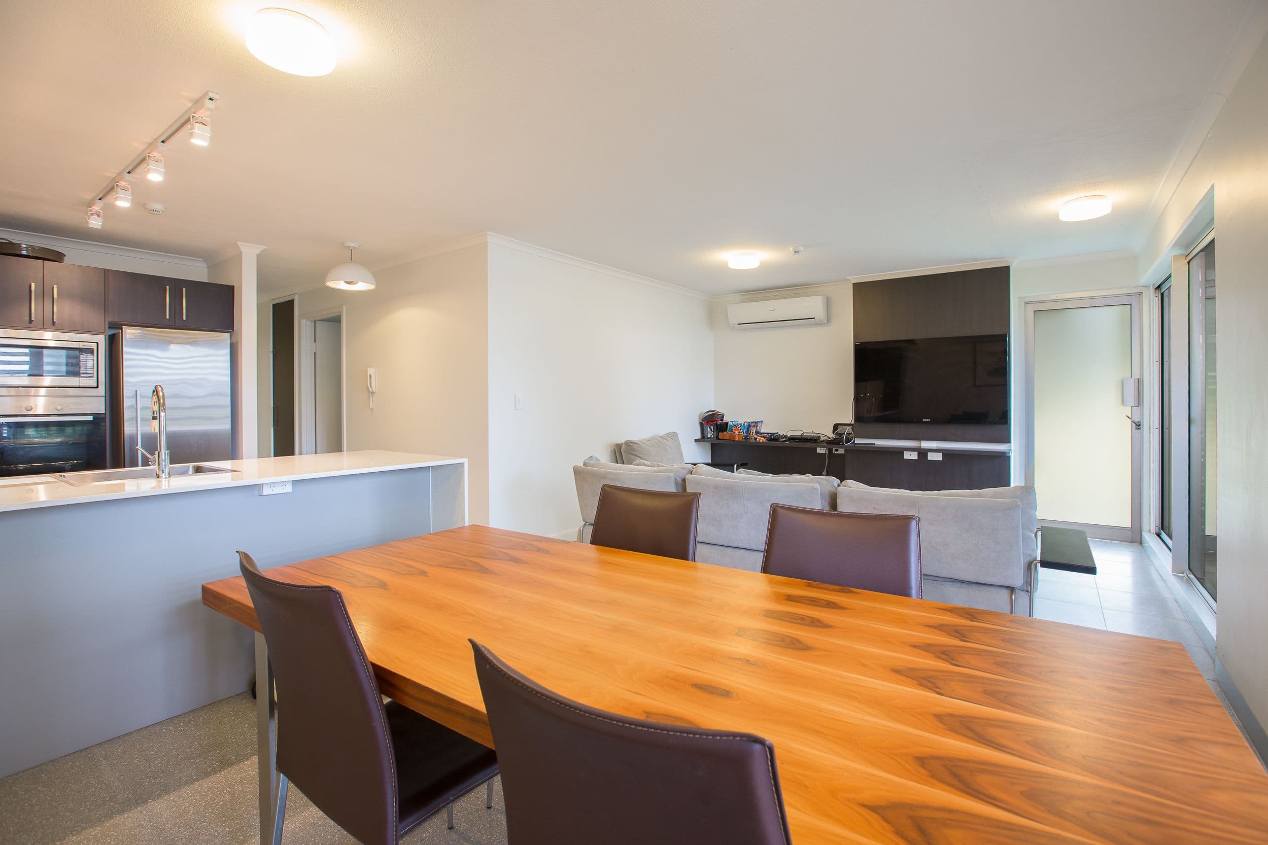 7 View Avenue, Surfers Paradise QLD 4217, Surfers Paradise - Thumbnail 4