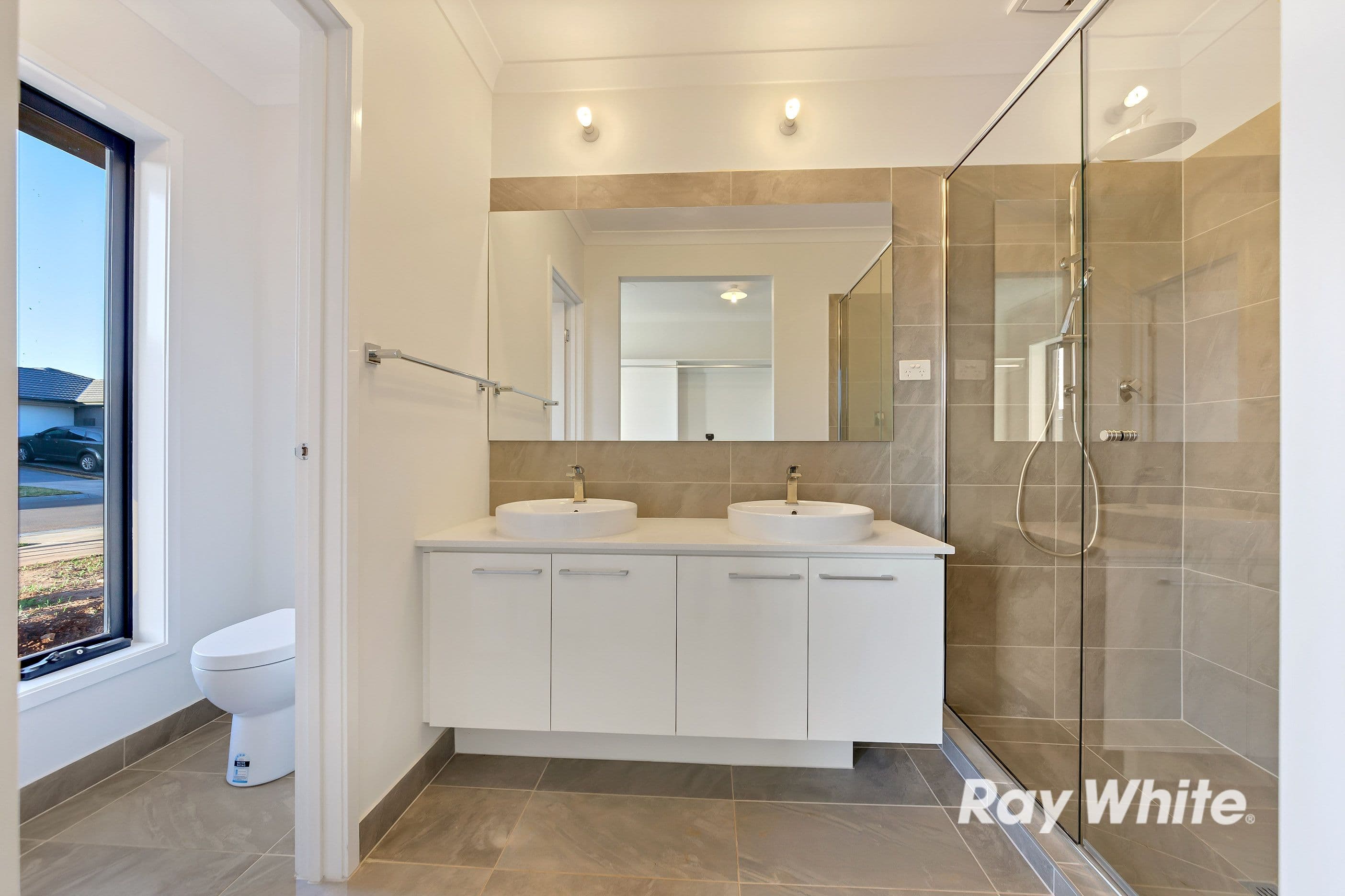 8 Elsternwick Street, Truganina VIC 3029, Truganina - Thumbnail 4