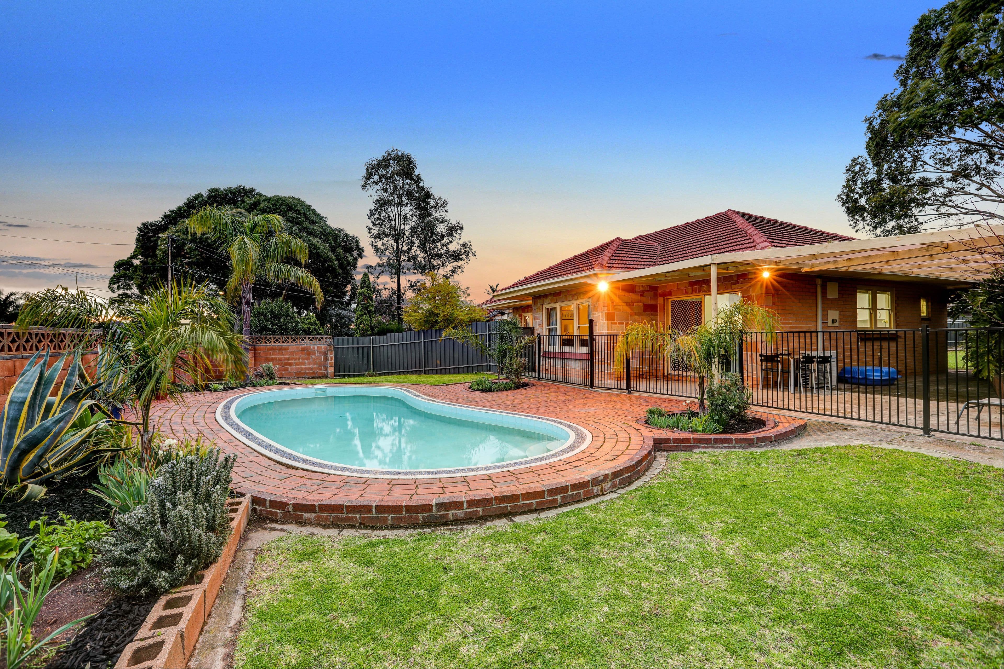 16 Bunbury Terrace, Valley View SA 5093, Valley View - Thumbnail 2