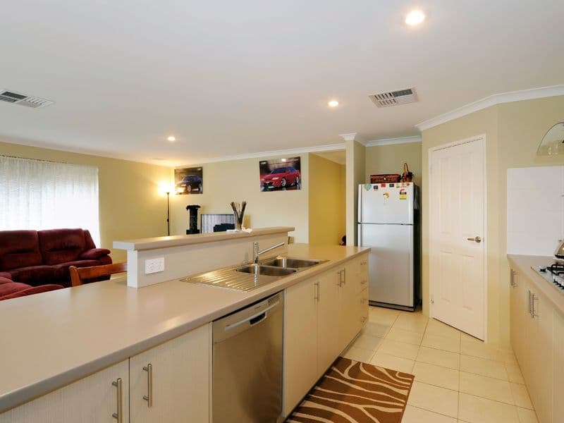 9 Colreavy Ramble, BALDIVIS WA 6171, Baldivis - Thumbnail 5