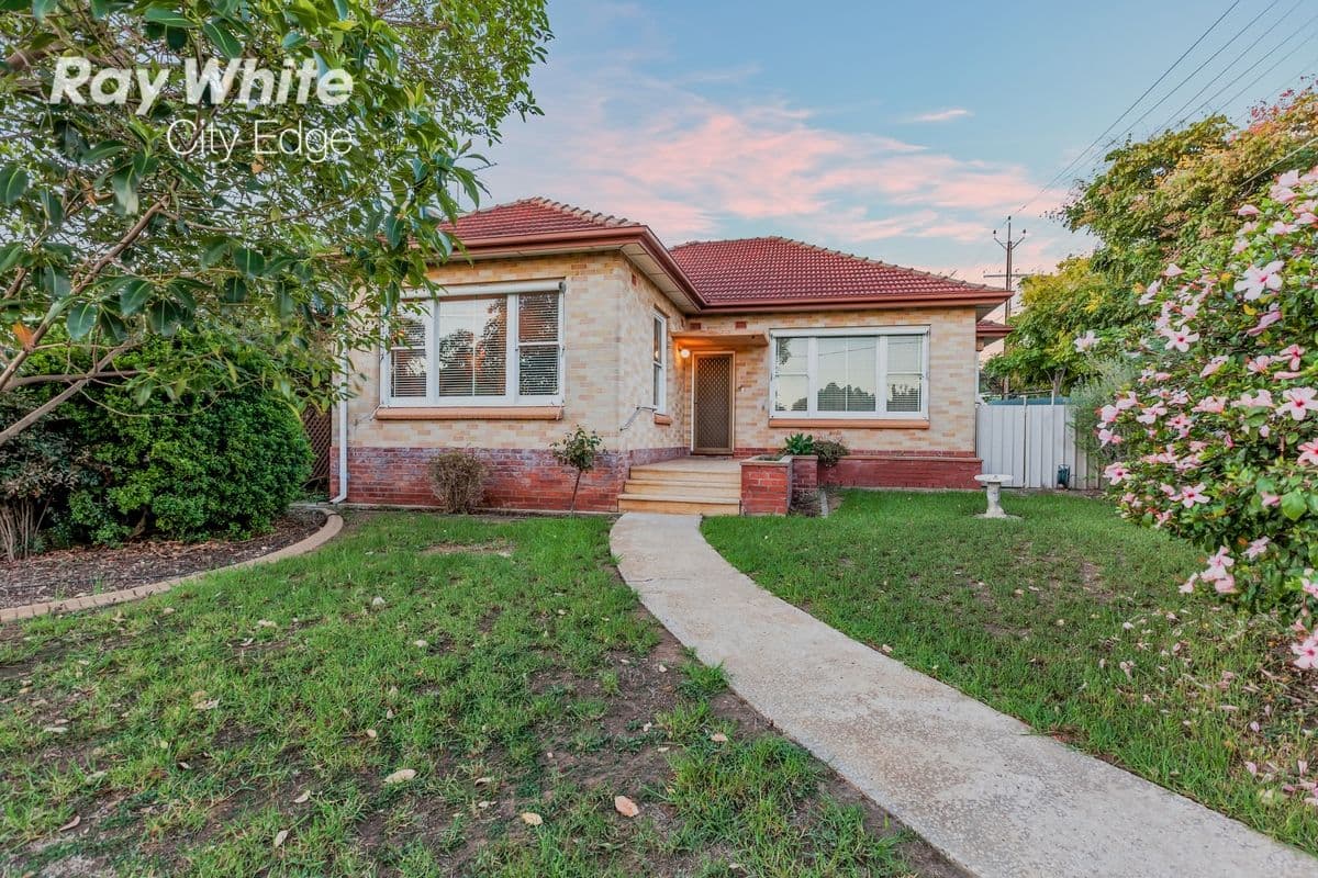 18 Bowman Crescent, Enfield SA 5085, Enfield - Image 1