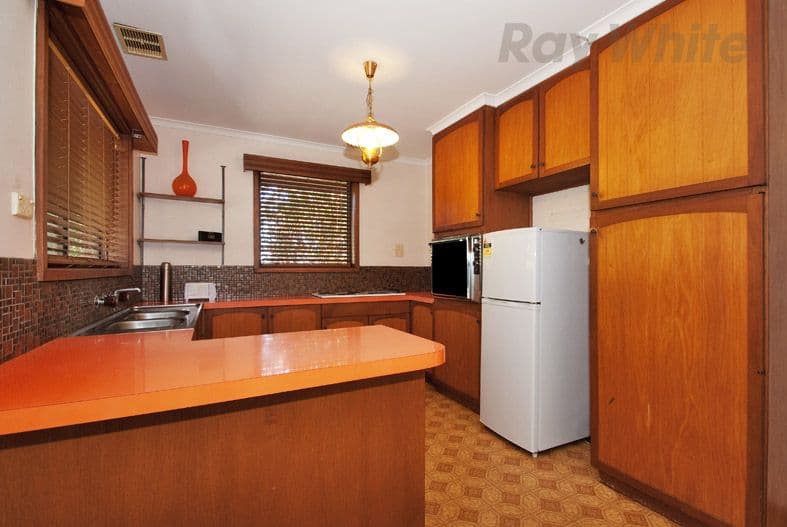 10 HIGHVIEW Drive, Mooroolbark VIC 3138, Mooroolbark - Thumbnail 4
