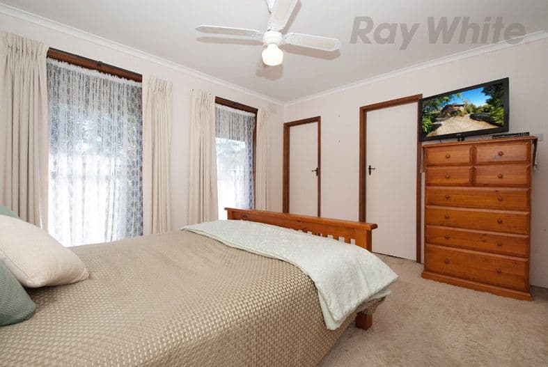 10 HIGHVIEW Drive, Mooroolbark VIC 3138, Mooroolbark - Thumbnail 6