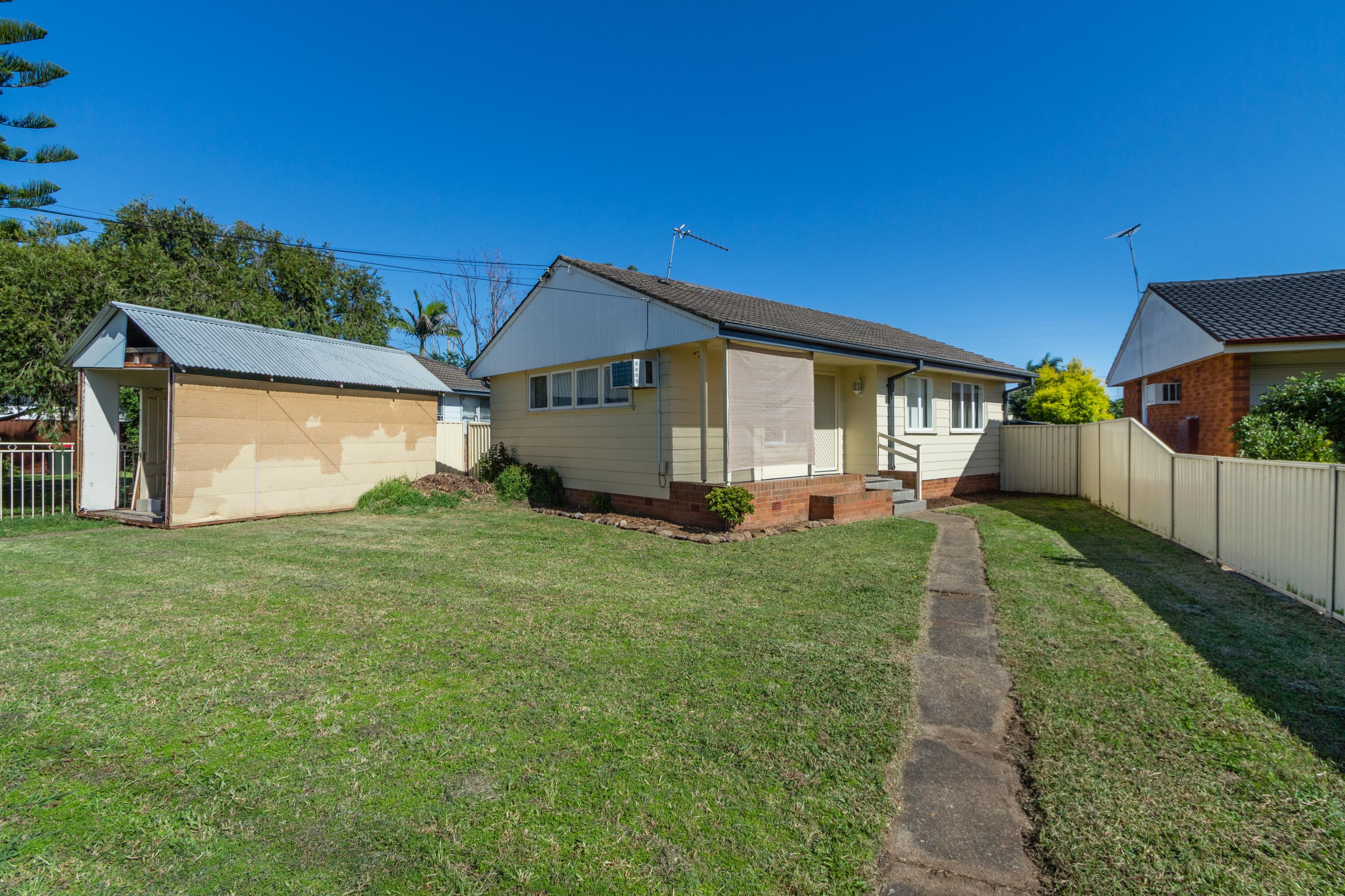 42 Mendelssohn Avenue, Emerton - Image 1