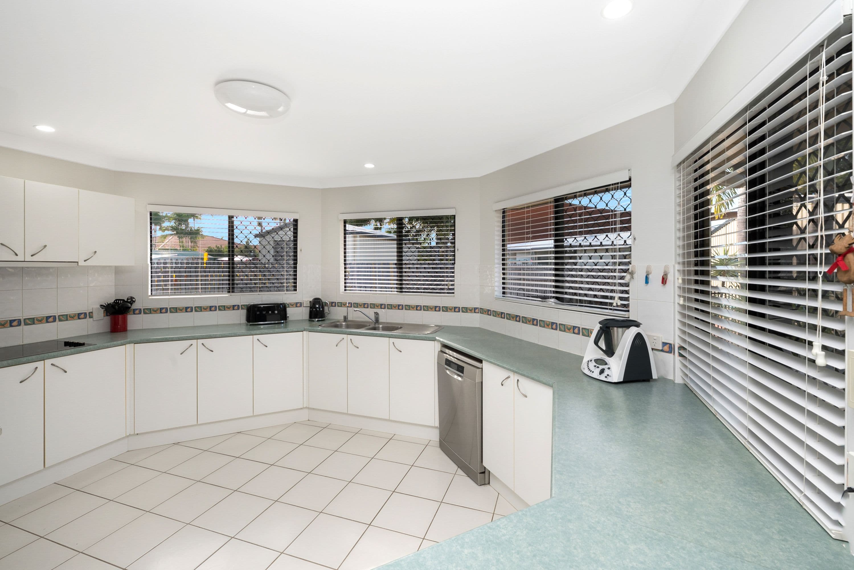 95 Greenwood Drive, Kirwan QLD 4817, Kirwan - Thumbnail 4