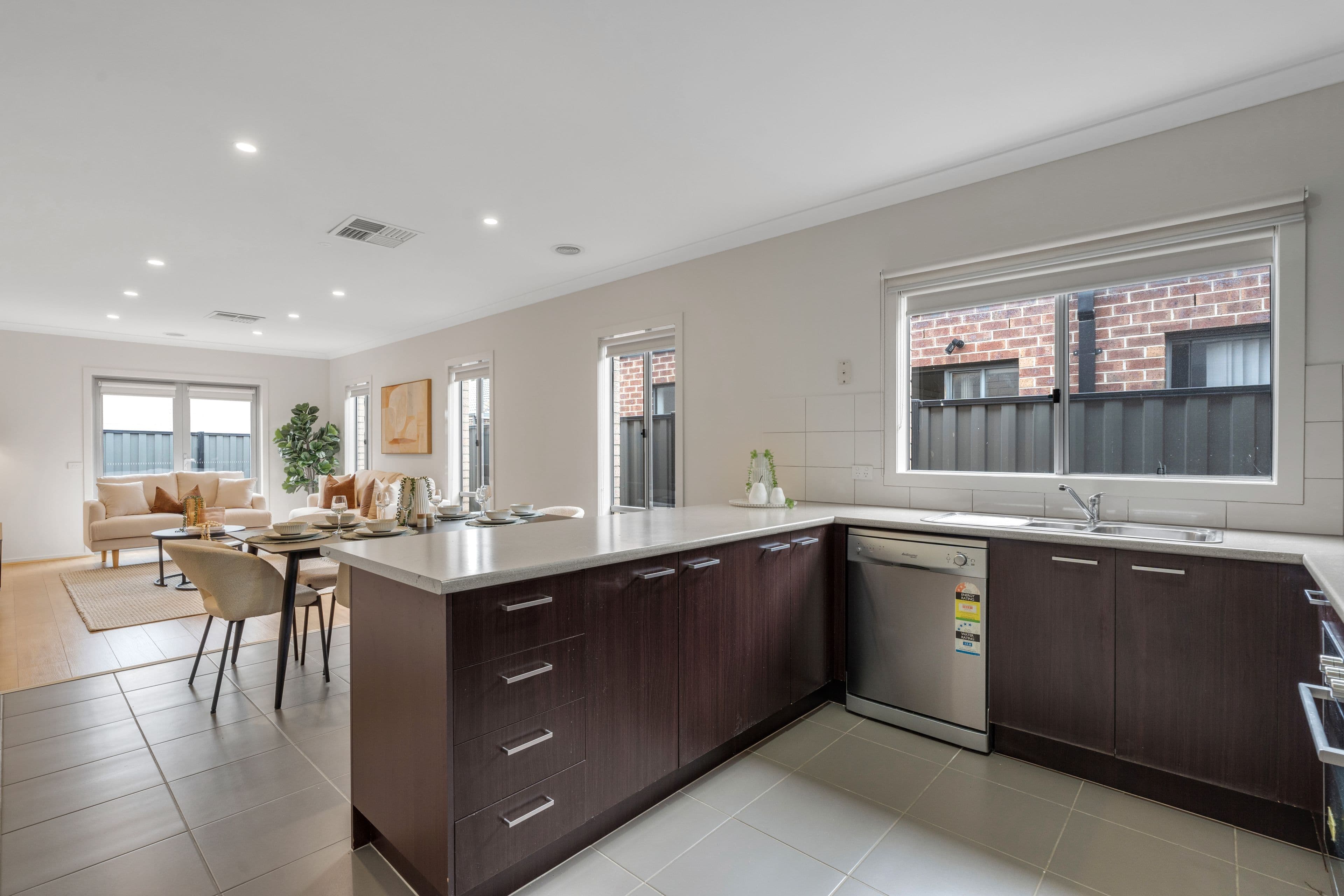 17 Powell Street, Craigieburn VIC 3064, Craigieburn - Thumbnail 5