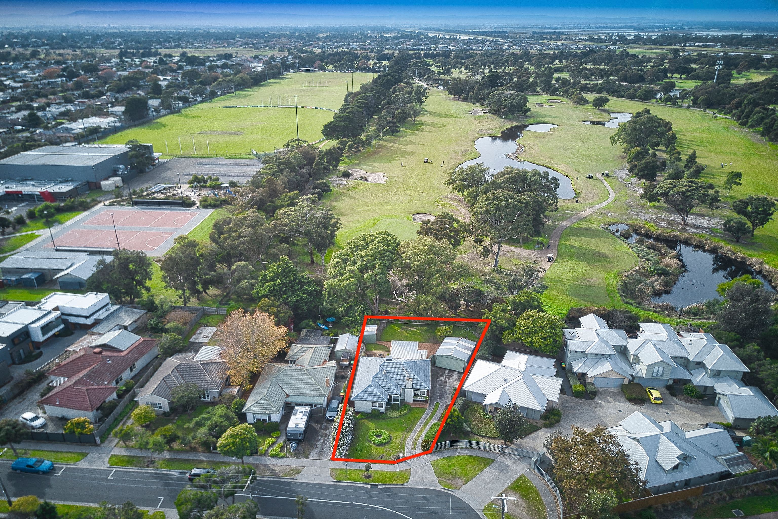 13 Genoa Avenue, Bonbeach VIC 3196, Bonbeach - Thumbnail 2