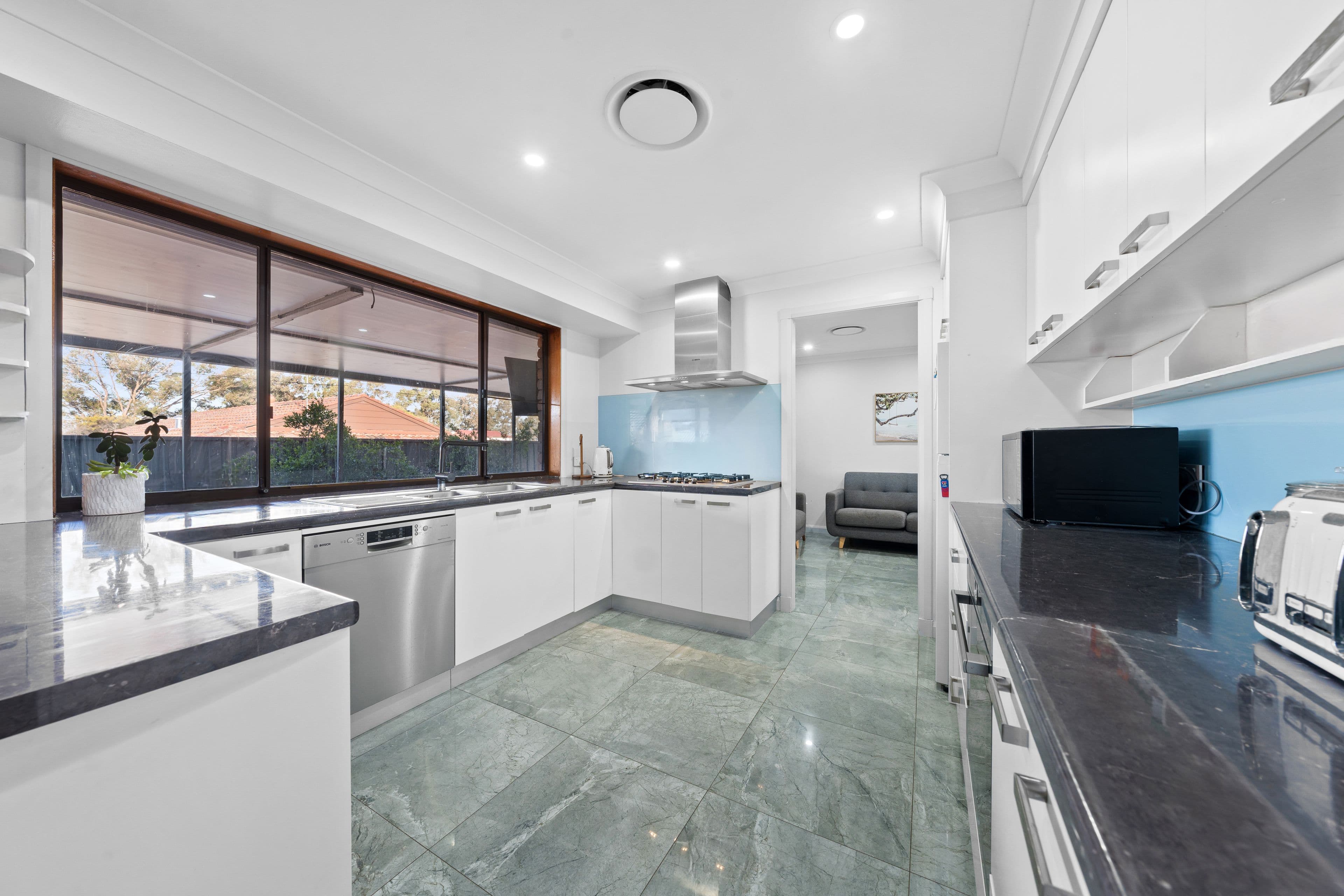 7 Loxton Place, Bossley Park NSW 2176, Bossley Park - Thumbnail 4