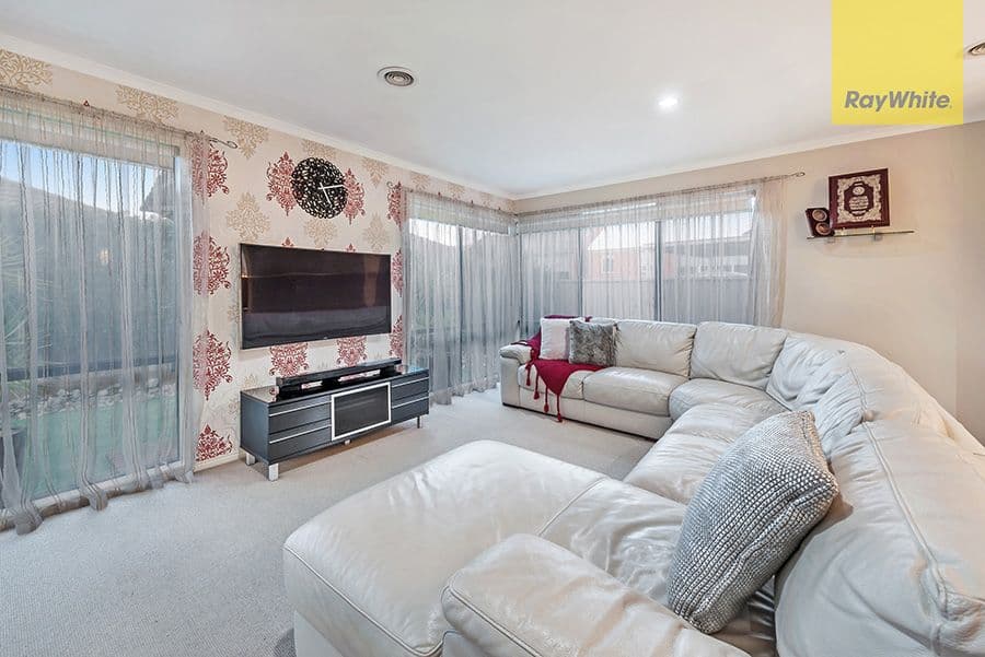 35 Creighton Way, Craigieburn VIC 3064, Craigieburn - Thumbnail 3