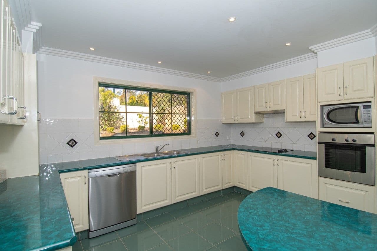 1 Chichester Drive, Arundel QLD 4214, Arundel - Thumbnail 8