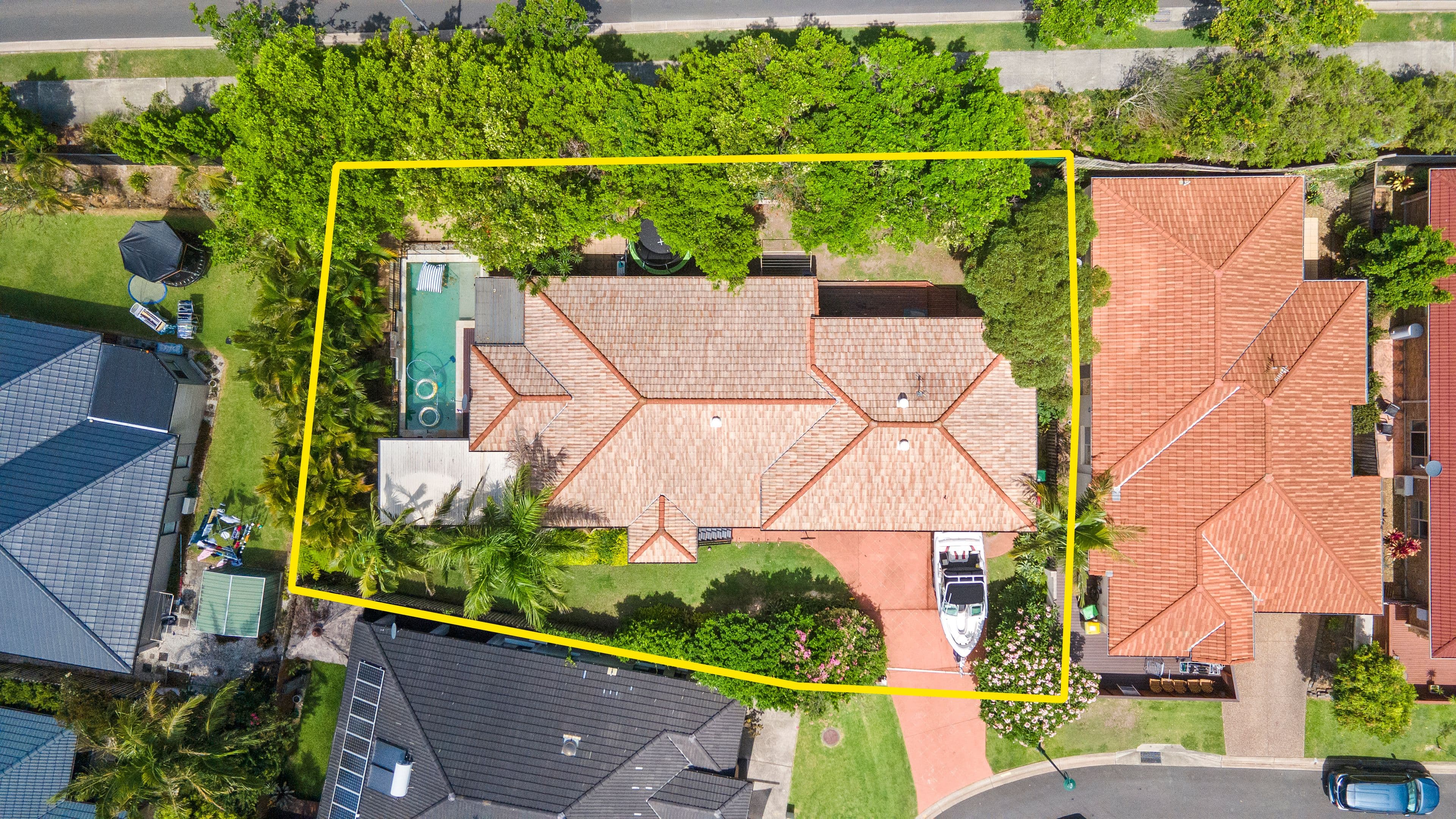 12 Marciana Crescent, Varsity Lakes QLD 4227, Varsity Lakes - Thumbnail 2