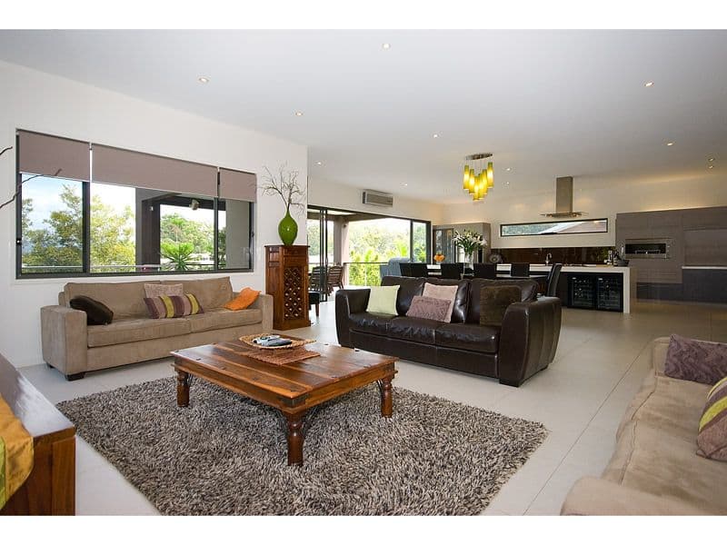 7012 Vista Drive, Benowa QLD 4217, Benowa - Thumbnail 3