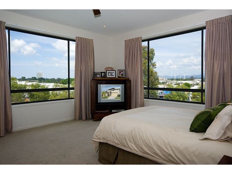 7012 Vista Drive, Benowa QLD 4217, Benowa - Thumbnail 6