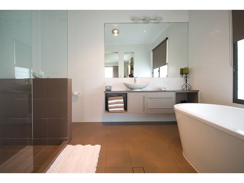 7012 Vista Drive, Benowa QLD 4217, Benowa - Thumbnail 7