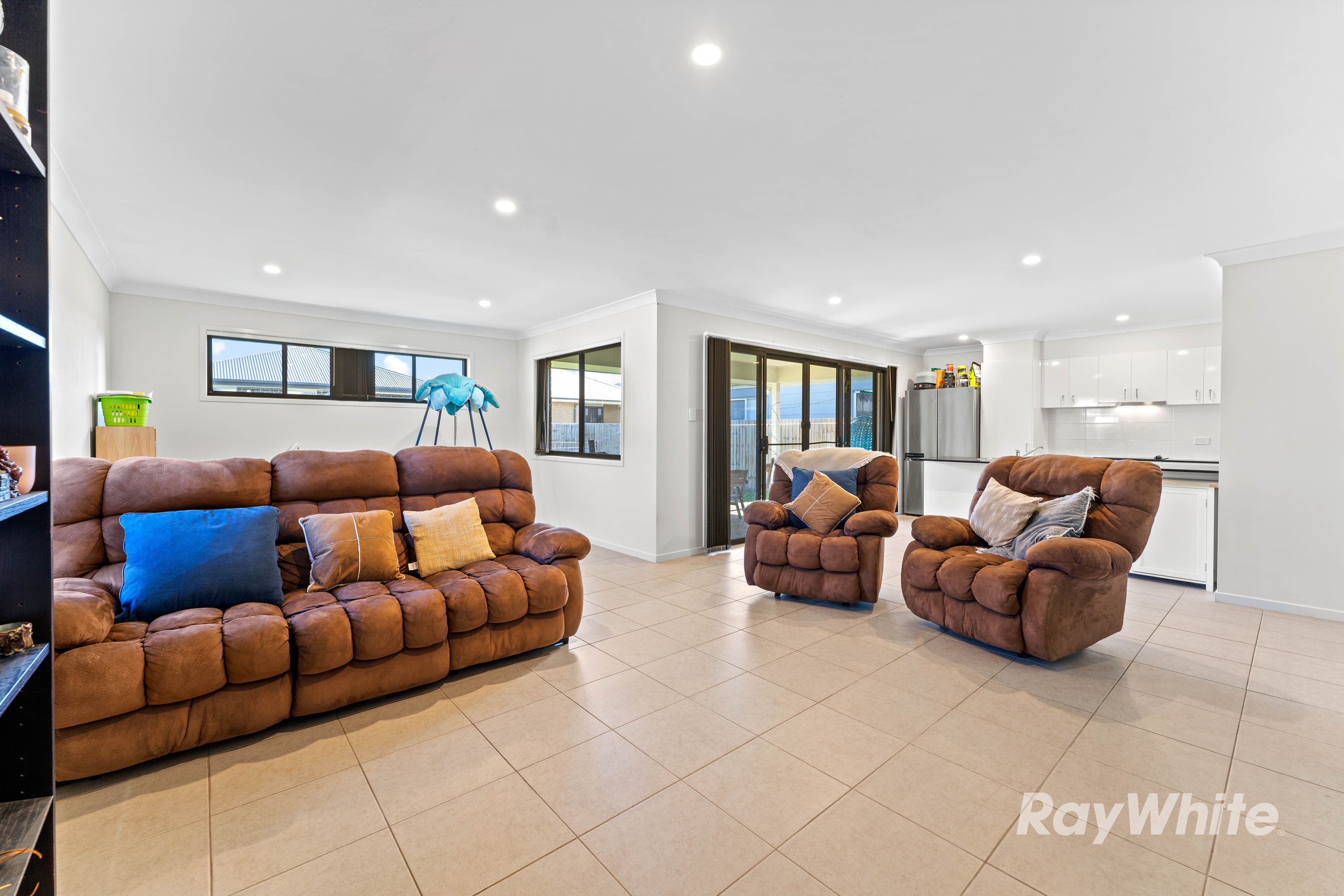 14 Idyllic Street, Park Ridge QLD 4125, Park Ridge - Thumbnail 4