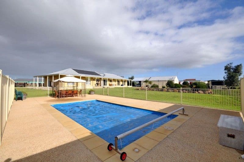 55 Middleton Drive, BANNOCKBURN VIC 3331, Bannockburn - Thumbnail 2