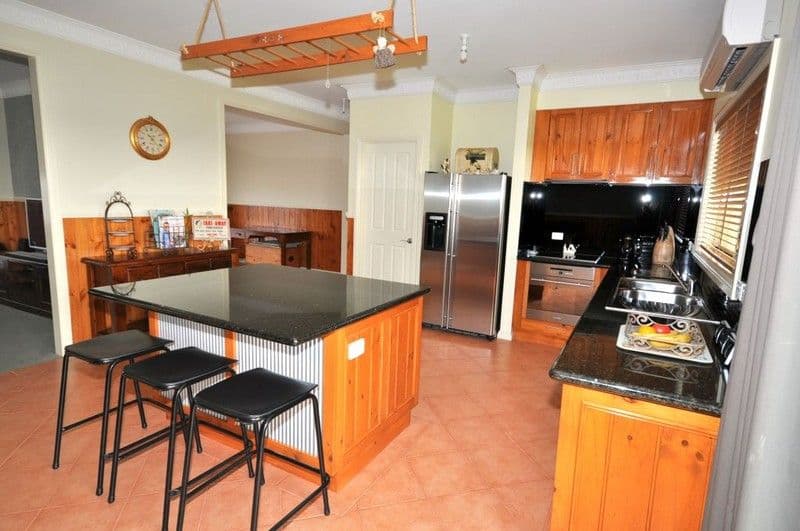 55 Middleton Drive, BANNOCKBURN VIC 3331, Bannockburn - Thumbnail 4