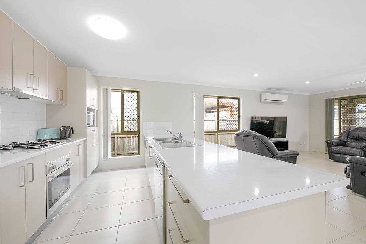 35 Finnegan Circuit, Oxley QLD 4075, Oxley - Thumbnail 2