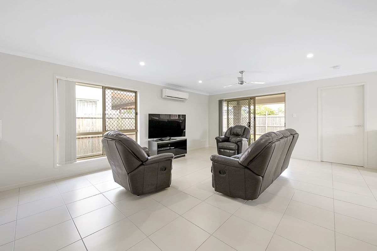 35 Finnegan Circuit, Oxley QLD 4075, Oxley - Thumbnail 4