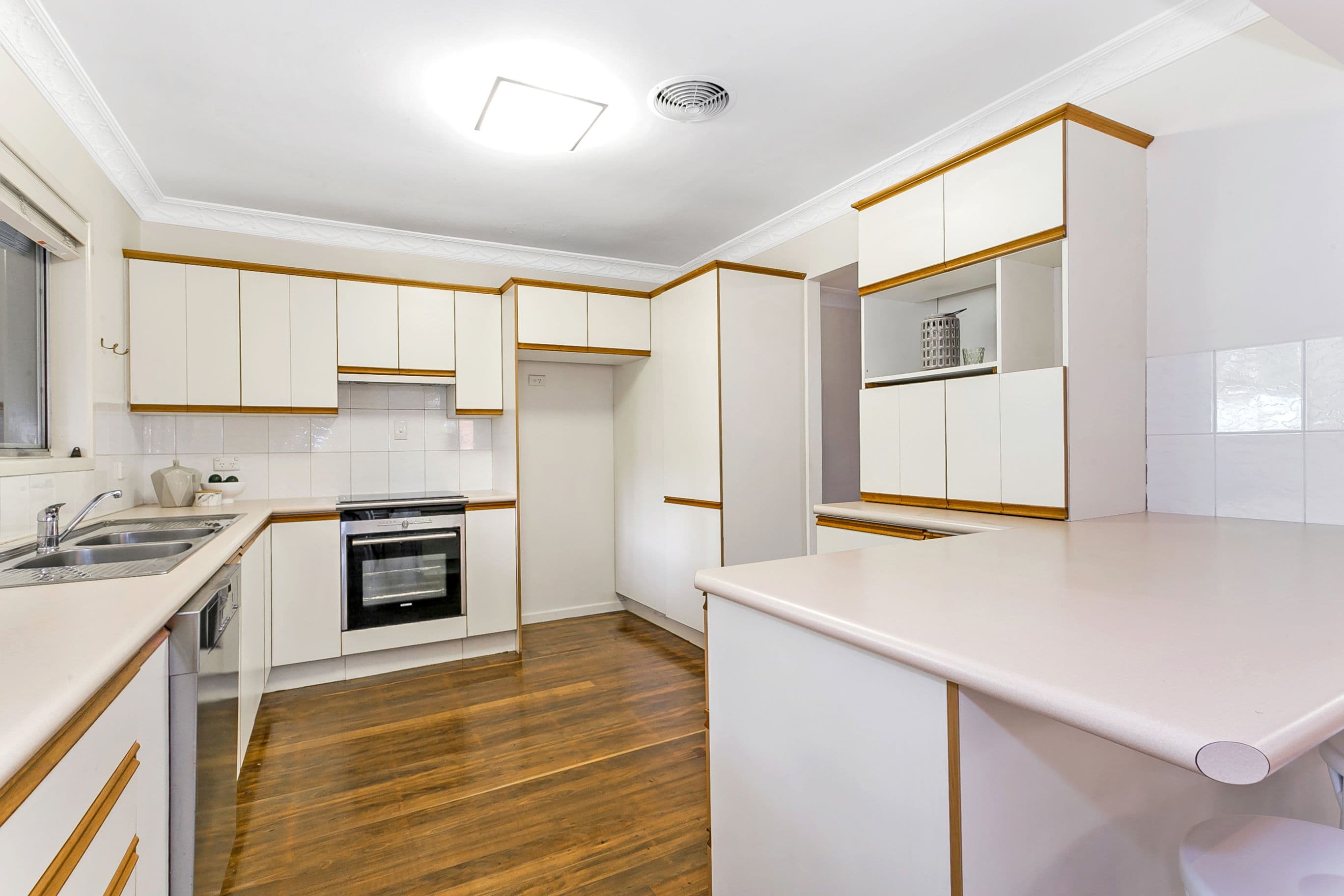 28 Kersley Road, Kenmore QLD 4069, Kenmore - Thumbnail 3