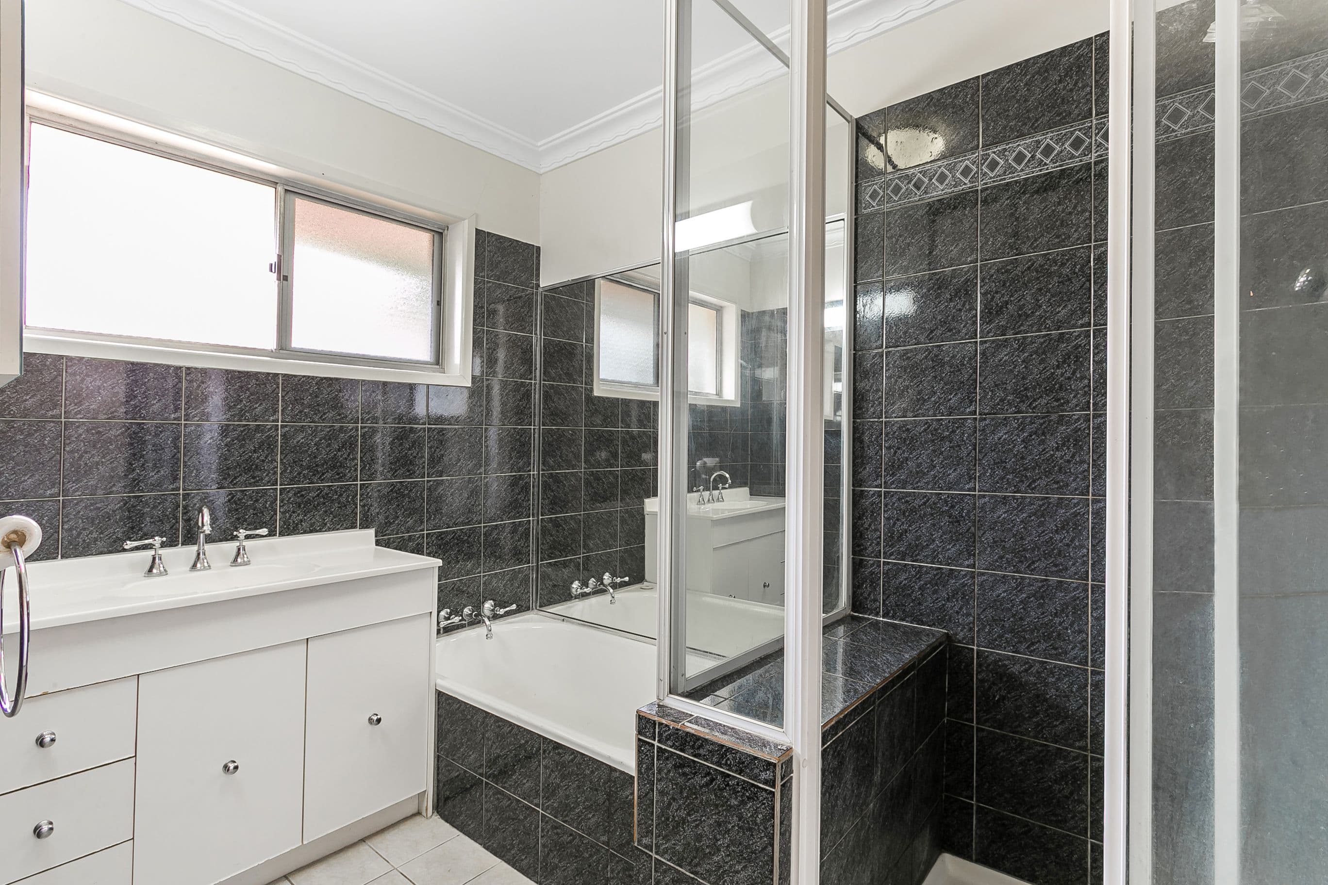 28 Kersley Road, Kenmore QLD 4069, Kenmore - Thumbnail 5