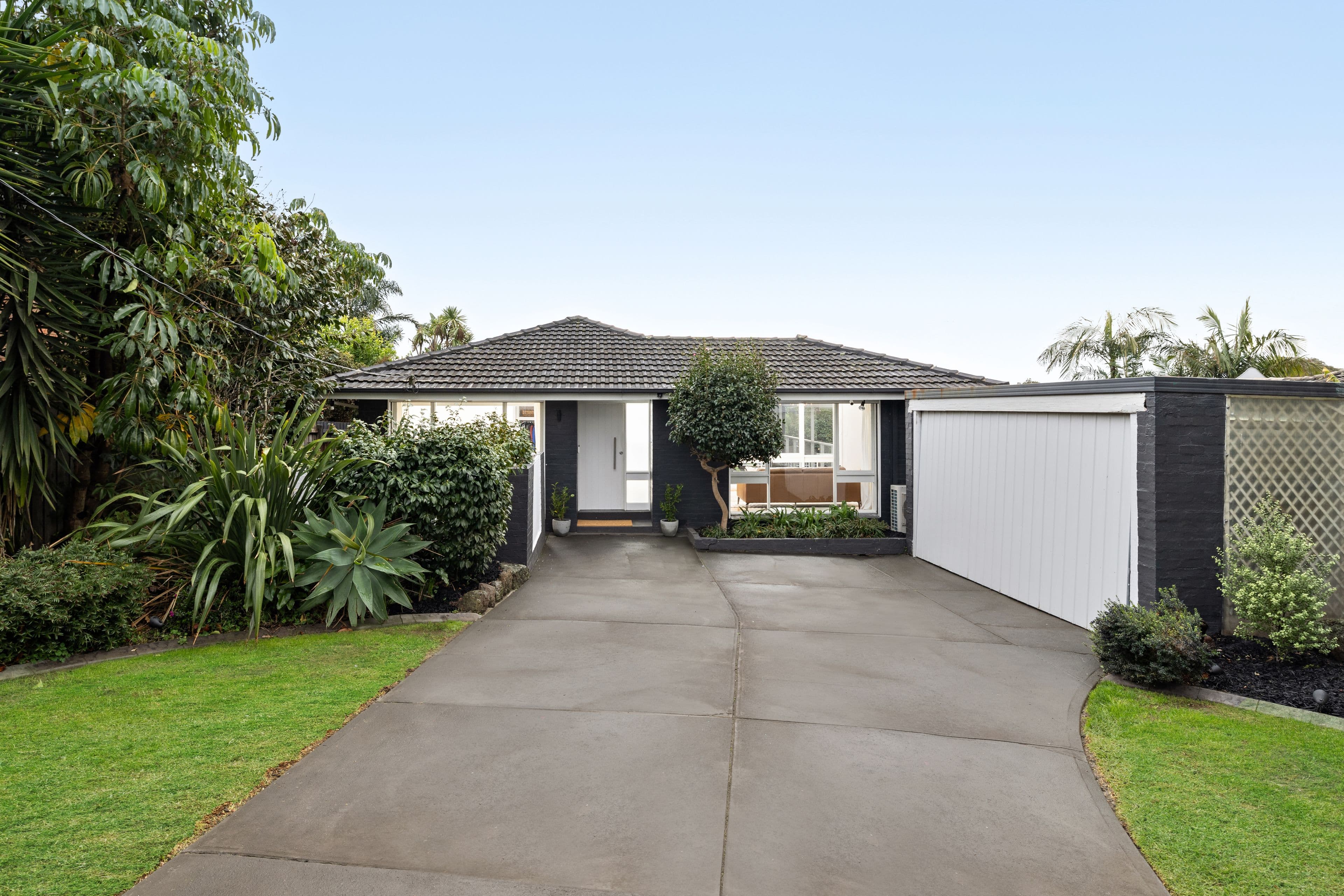 945 Ferntree Gully Road, Wheelers Hill VIC 3150, Wheelers Hill - Thumbnail 2