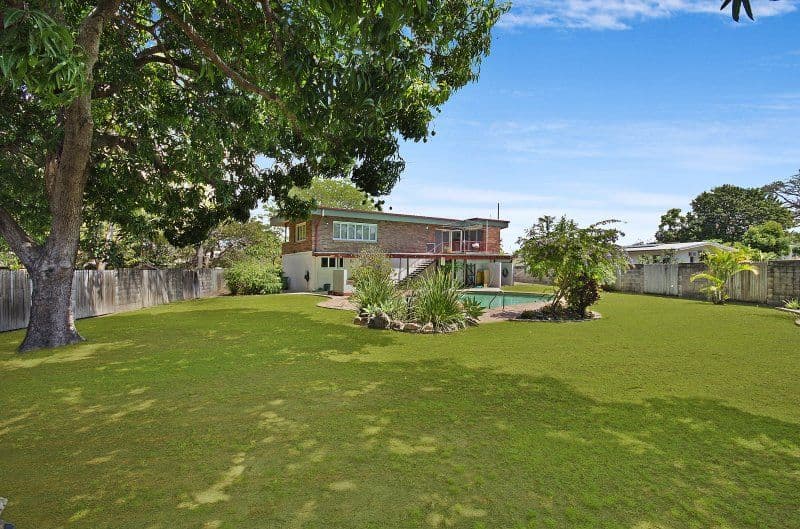 11 Bartlett Avenue, MUNDINGBURRA QLD 4812, Mundingburra - Thumbnail 2