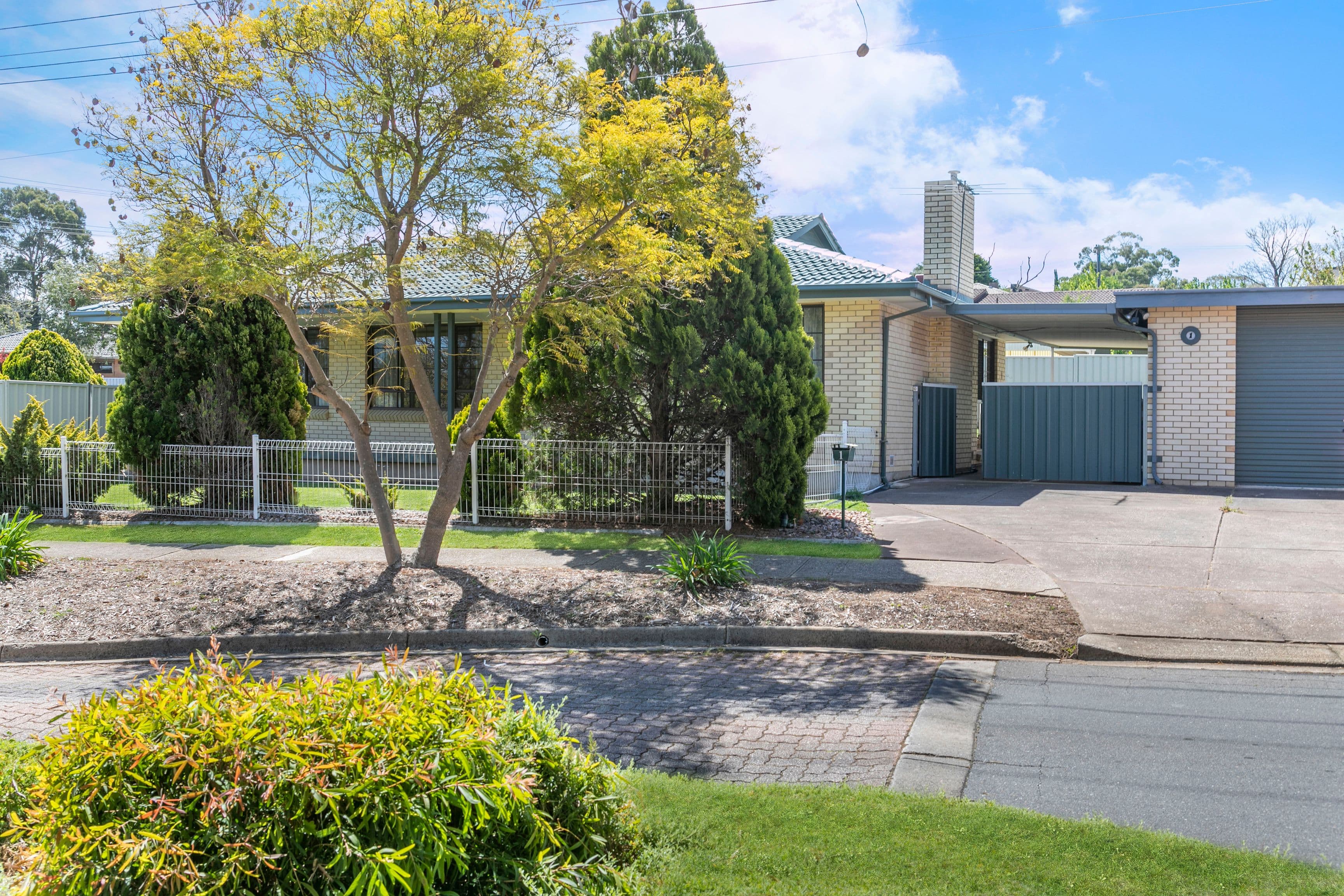 1 Far View Crescent, Ridgehaven SA 5097, Ridgehaven - Thumbnail 2
