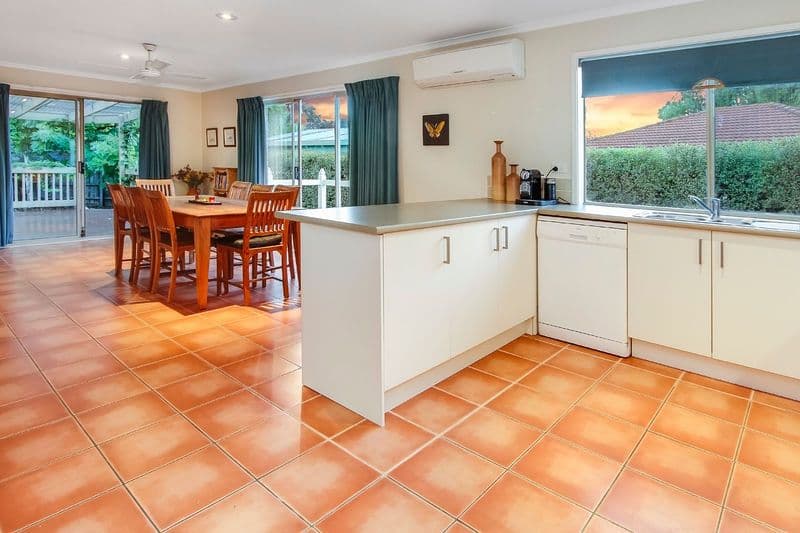 4 Easton Court, FERNTREE GULLY VIC 3156, Ferntree Gully - Thumbnail 3