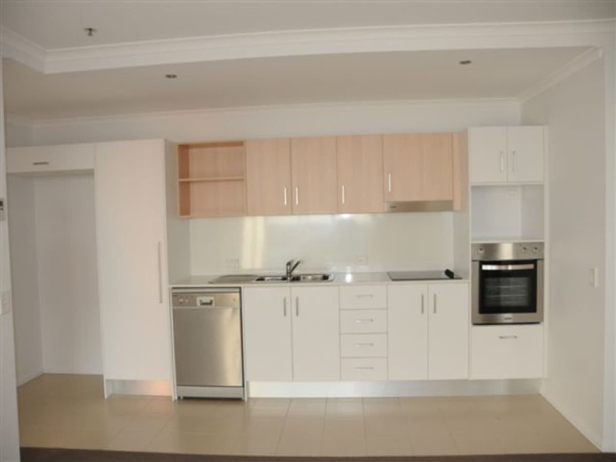 1202/102 - 108 Victoria Parade, Rockhampton - Thumbnail 2