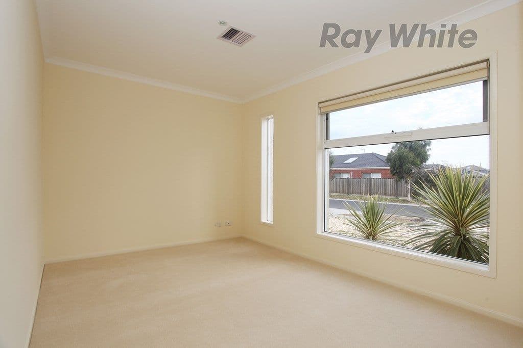 3 Oceana Street, POINT COOK VIC 3030, Point Cook - Thumbnail 3