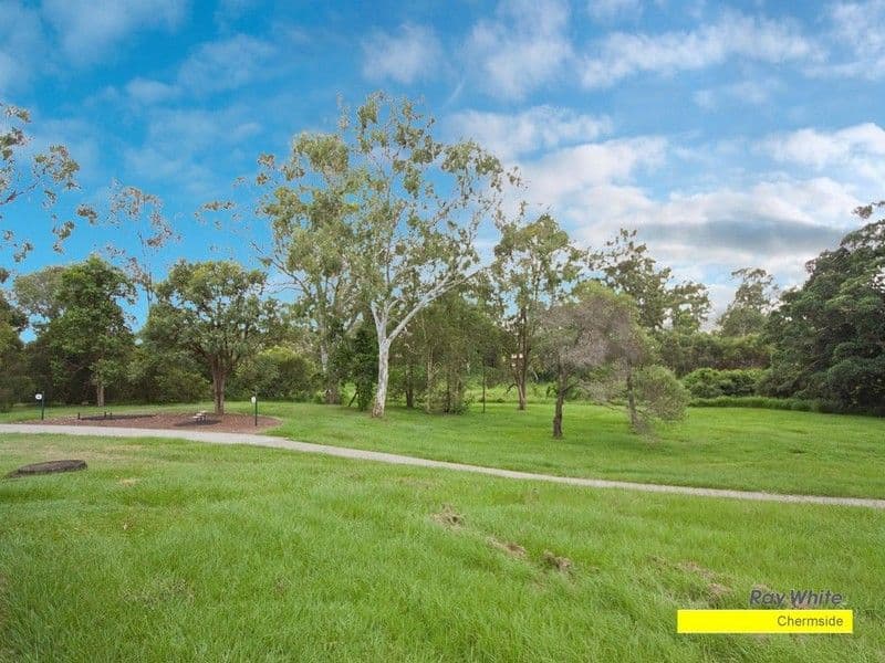 37 Magenta Street, WAVELL HEIGHTS QLD 4012, Wavell Heights - Thumbnail 2