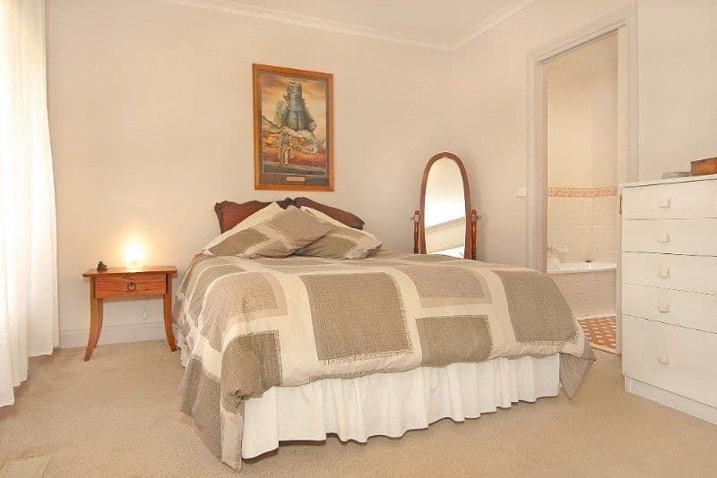19 Piccadilly Close, GREENSBOROUGH VIC 3088, Greensborough - Thumbnail 4
