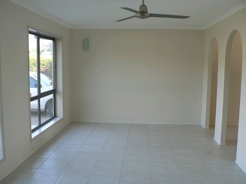 3 Drummond Court, TANNUM SANDS QLD 4680, Tannum Sands - Thumbnail 2