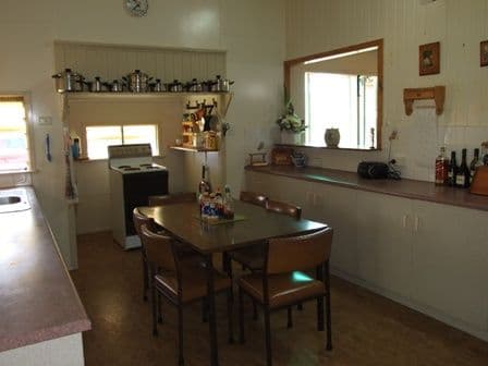 14 Violet, BLACKALL QLD 4472, Blackall - Thumbnail 2